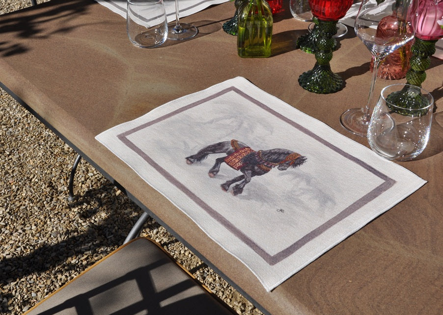 1.A6 _ Tovaglietta canvas cavallo nero